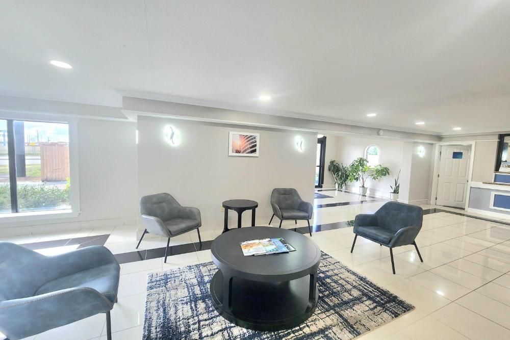 Days Inn by Wyndham Houston